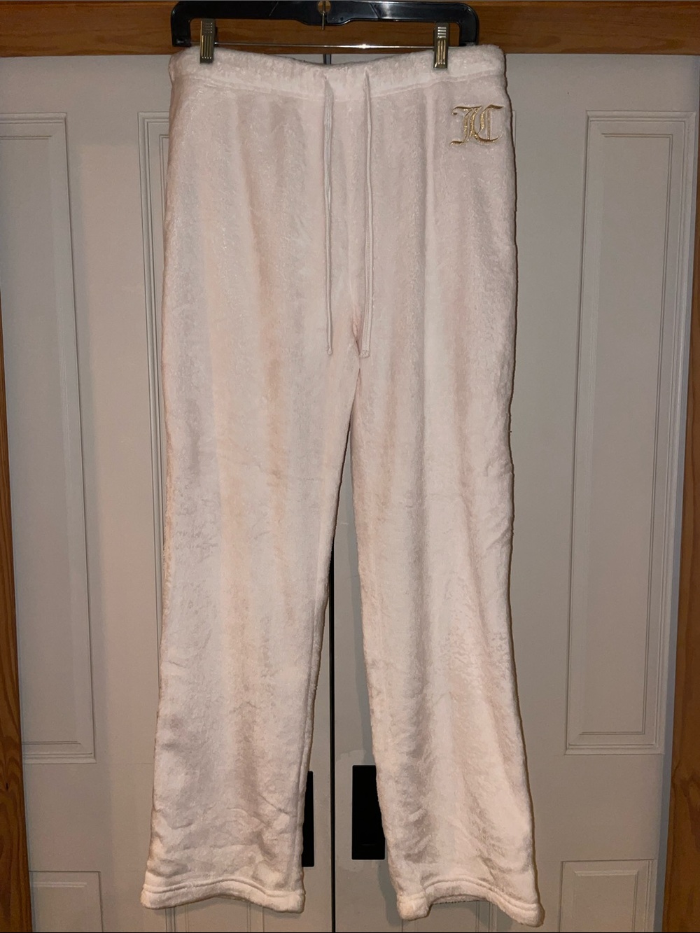 Juicy Couture Cream Plush Lounge/Track Pants with the JC Logo Size Medium